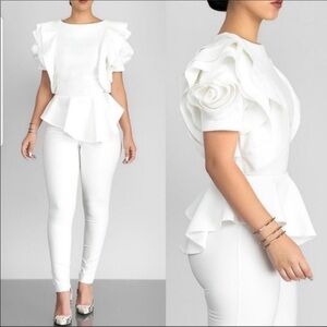 NWT Kosmios Off-white Ruffled Rosette Sleeve Asymmetric Peplum Hem Top Sz M